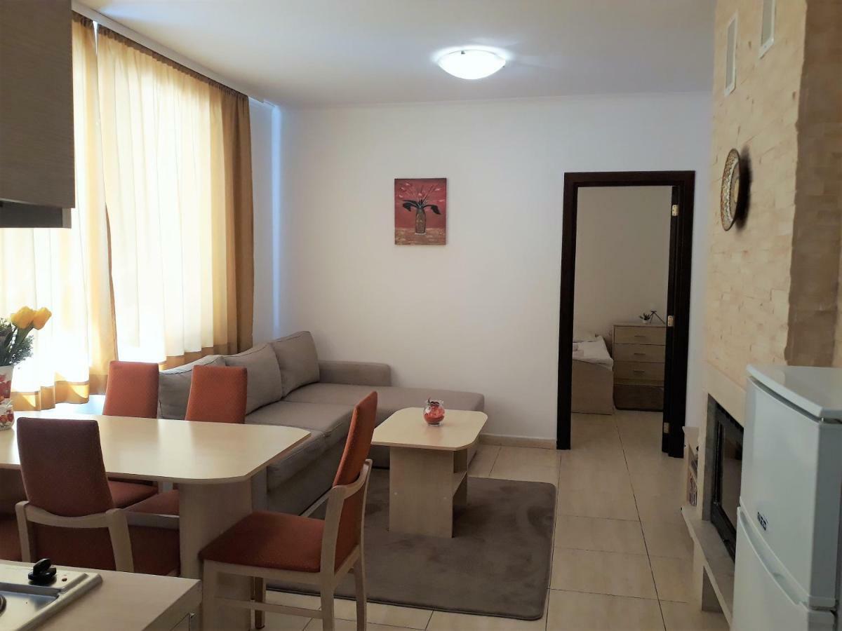 Apartment Snezhanka パンポロボ エクステリア 写真